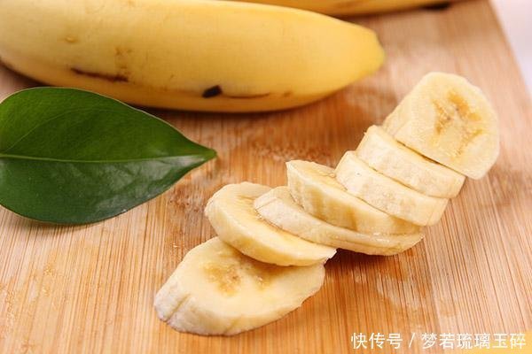 香蕉|常犯困，舌苔发白，便秘3种“湿气果”吃多了，湿气不减或反增