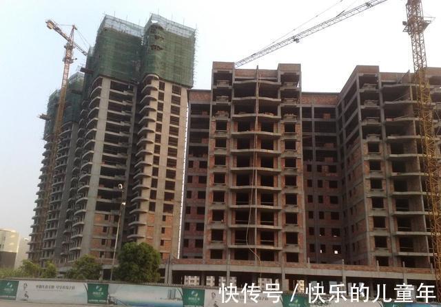 最低工资|买房时,该选择期房还是现房?过来人建议:别再想着''捡便宜''了