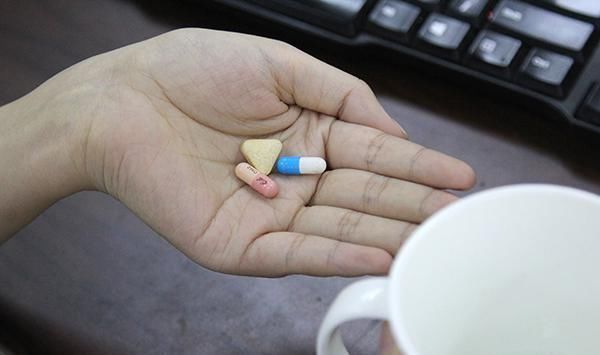 医生提醒:吃他汀期间,有3物是不能碰的,吃错不是小事,要注意