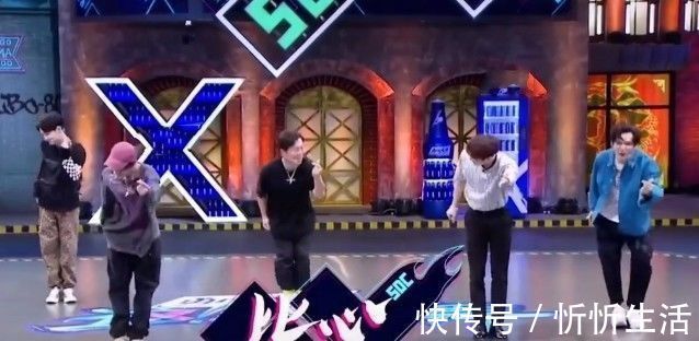 褲子|所有人都穿黑襪子,唯獨(dú)忘告訴王一博,看他穿的啥,粉絲笑出鼻涕泡