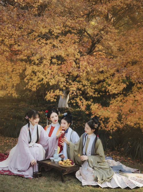 汉服抄袭韩服?笑话!汉服历史三千年,打听打听谁是“爹”