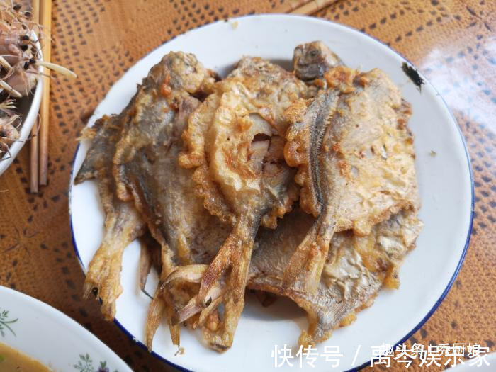 小叔子第一次带女友回家过年，嫂子做一桌好菜来招待，看看丰盛吗