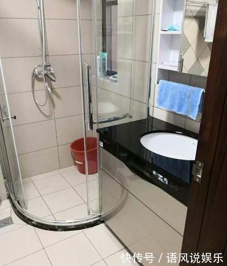 安装|第一次见卫生间热水器不装墙上,这样放置太聪明,好看又不占地!