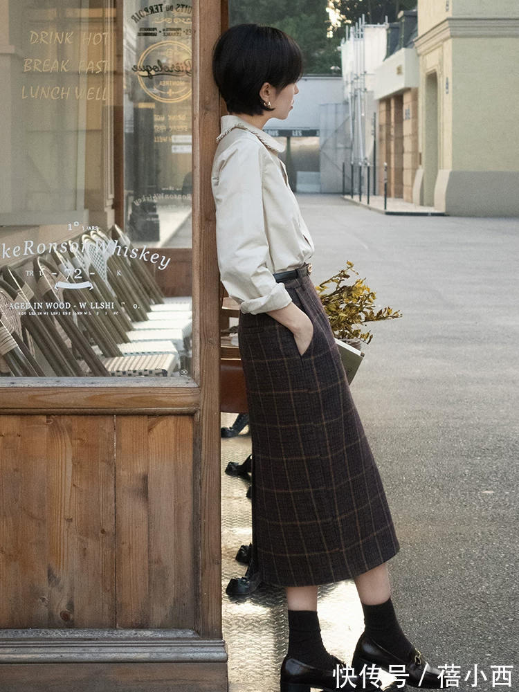 乐福鞋 有品位的女人衣橱里必备“乐福鞋”,这样穿轻松搭遍毛衣、半身裙