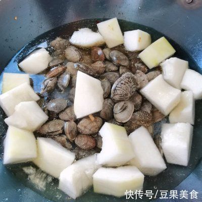 蒜蓉花甲粉丝煲