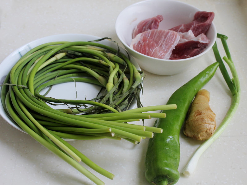 蒜台|这菜比燕窝还补,一把5块钱,常炒给爸妈能降三高还抗癌