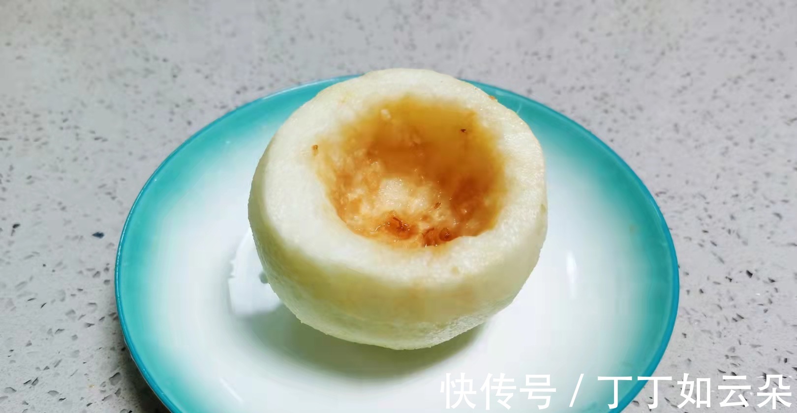止咳|梨和花椒是絕配，放碗中一蒸，口感甘甜，潤肺止咳，家人都適合！