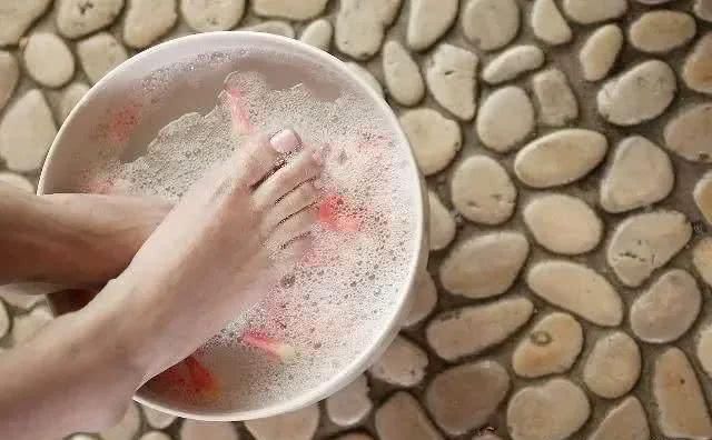 祛湿“最猛”的，不是拔罐，而是4件小事，若你坚持，湿气会绕行