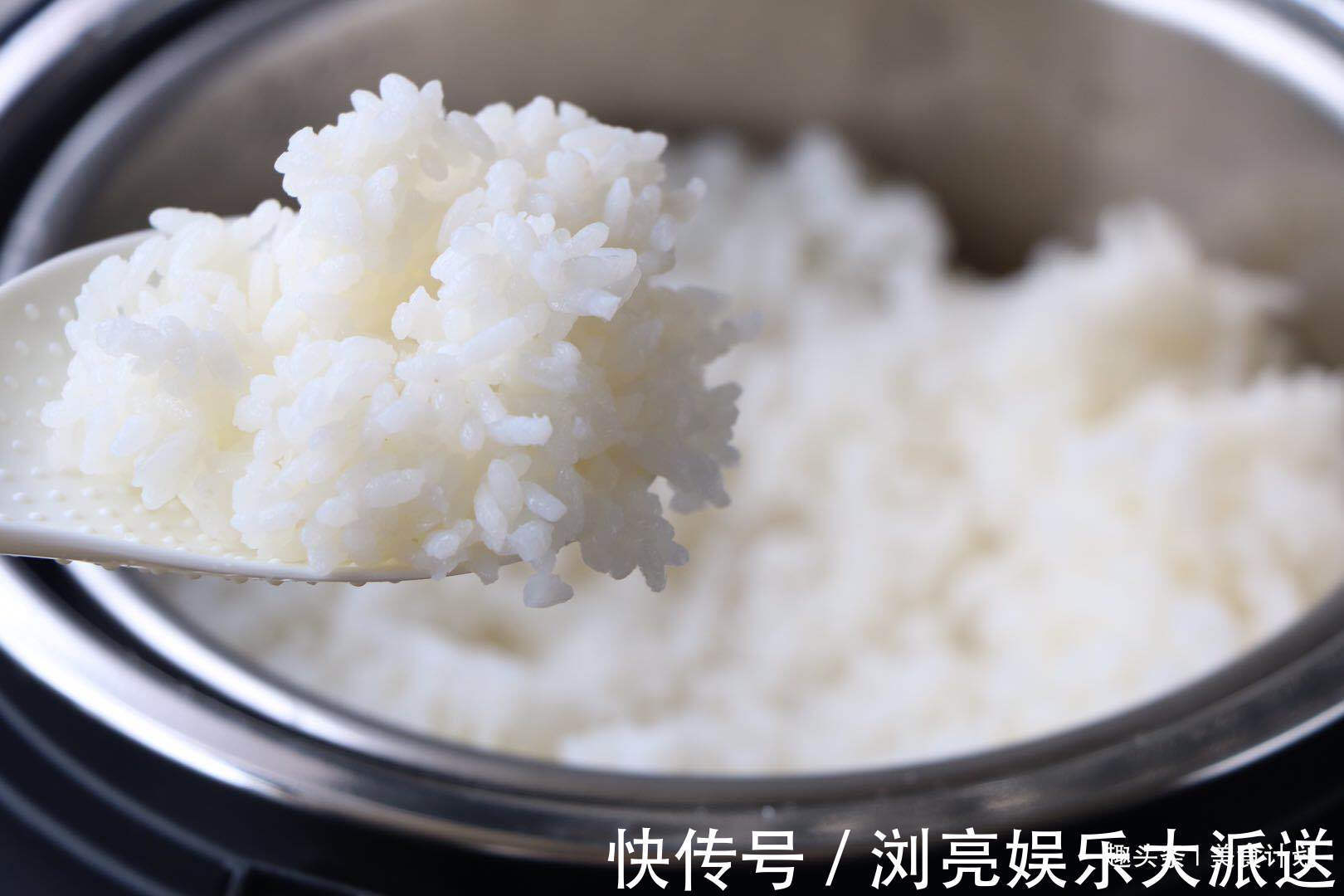 蛋黄|大米别炒饭了,加2个蛋黄拌一拌,好看更好吃,外面买不到哦!