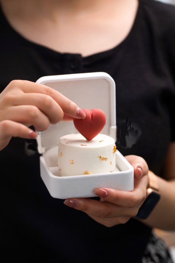 白砂糖|他一个戒指蛋糕吧