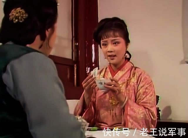 王夫人|薛宝钗吃的冷香丸是假的,答案藏在药方里,林黛玉一句话点破谎言