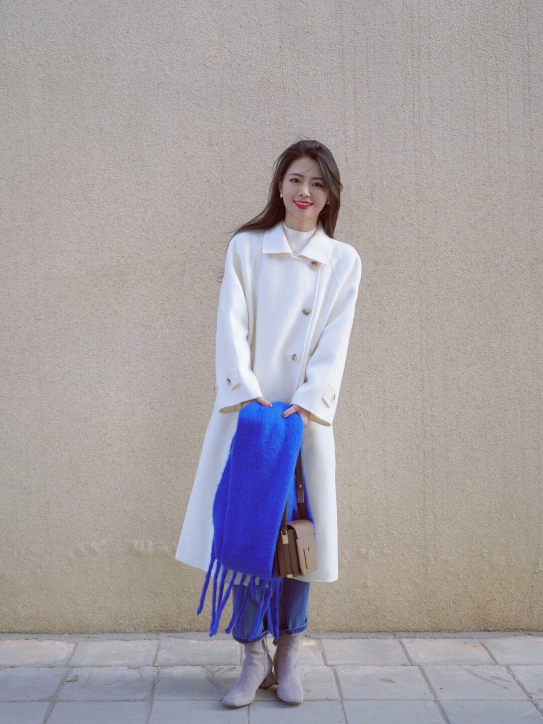 斗篷 天冷后火了一种外套,叫“大衣”,结合上打底衫,温暖优雅又洋气