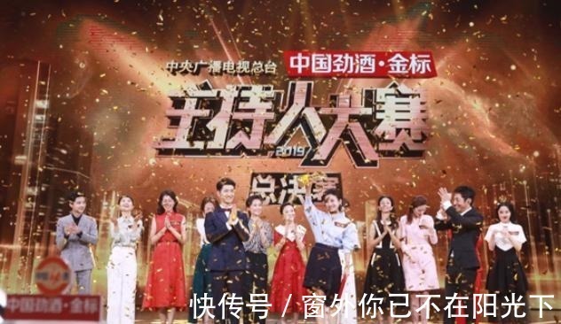 屠夫为了赚钱,专挑妙龄女孩下手,把她们当猪肉贩卖