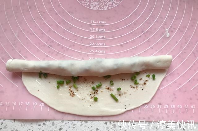 自从学会这饼做法，我家1周1袋面，三天两头做一次，外酥里嫩太香