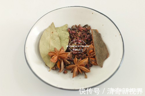 一日三餐|夏天就爱吃煮花生,学会此煮法,20分钟就入味儿,关火就能吃