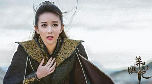 她因長得太美,在《非誠勿擾》觀眾席被星探發(fā)掘,搖身一變成明星