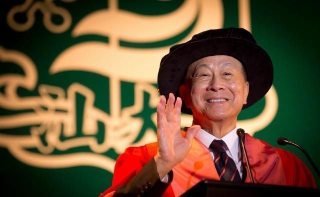 房地产行业|李嘉诚再次归来,王健林定下千亿目标,这个行业又成“香饽饽”