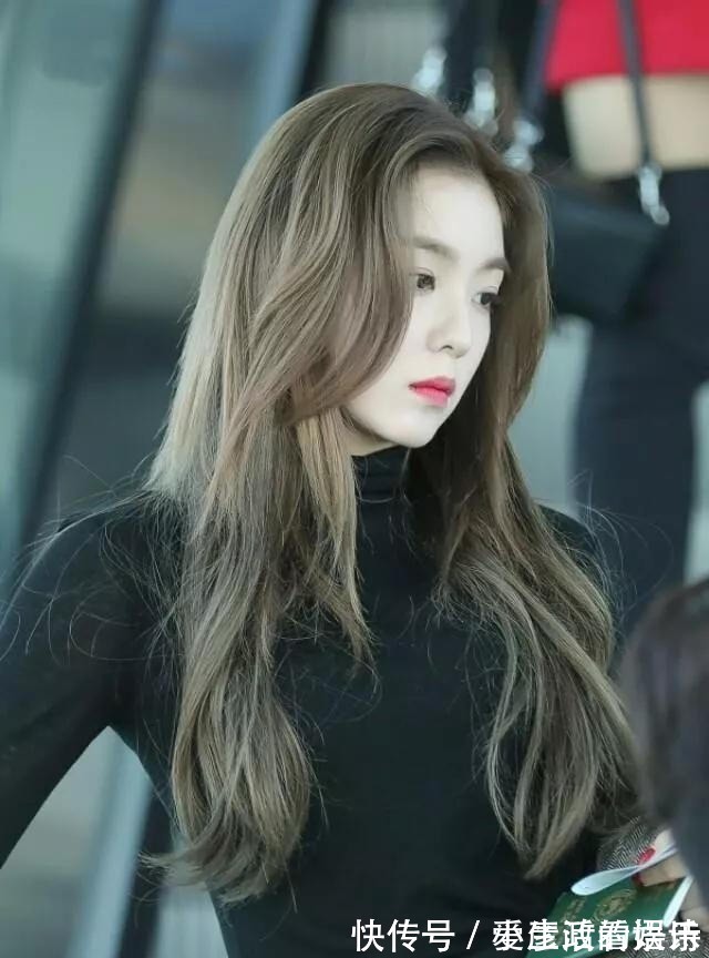青木 别再染“挂耳染”了!今年秋天流行“奶茶发”,时髦减龄又气质