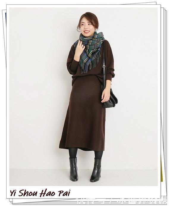 低调有气质!灰色围巾的搭配示例,简单穿搭立马变时尚