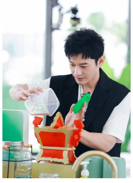 作文|黃曉明寫小作文告別中餐廳5，粉絲卻催他拍戲，還會參加下一季嗎