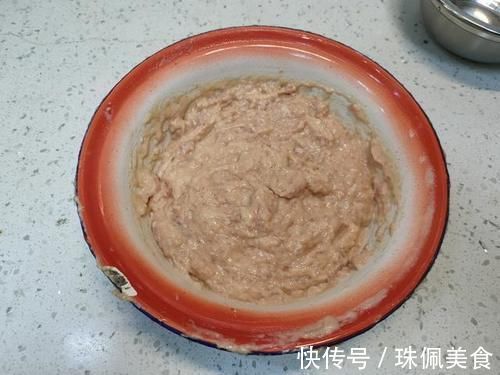丸子|炸丸子想要外酥里嫩，有人加淀粉、有人加面粉，教你正确做法
