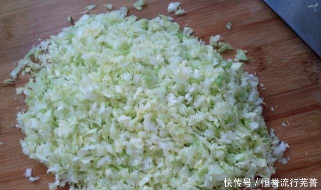 粉条|烙馅饼,用死面还是烫面早餐店老板都不对,教你正确做法