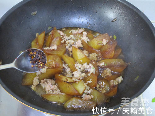 白萝卜|它是肺部的“大救星”,润解咽喉,清肺排毒,吸烟人士得要多吃!