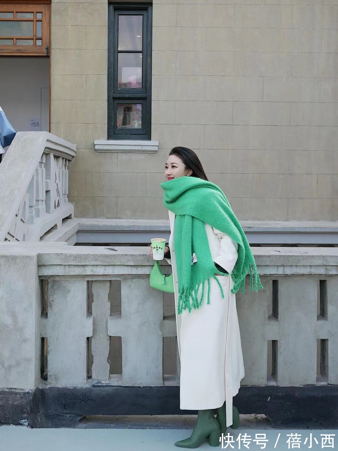 大长腿 过年走亲戚怎么穿?试试这些大衣的高级穿法,气场全开长辈都夸你