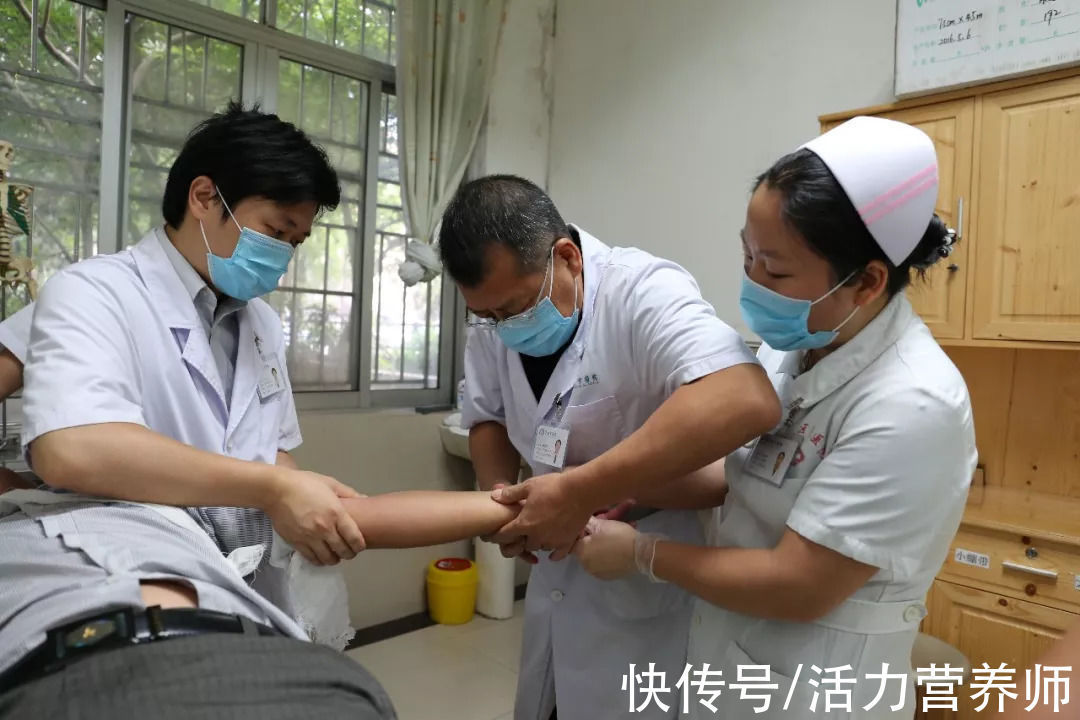 腰酸背痛|传说中的“正骨”,能治腰酸背痛、腰肌劳损、颈椎病,精神百倍?