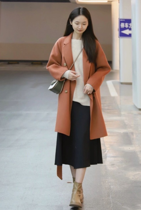 半身裙 大衣配半身裙才是新年标配,温柔优雅又得体,轻松穿出气质美