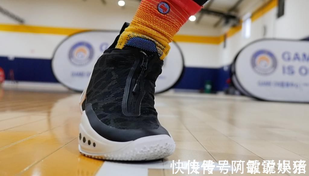 zk7|最适合大众的旗舰签名实战鞋!虽是国产卖千元也别喊贵