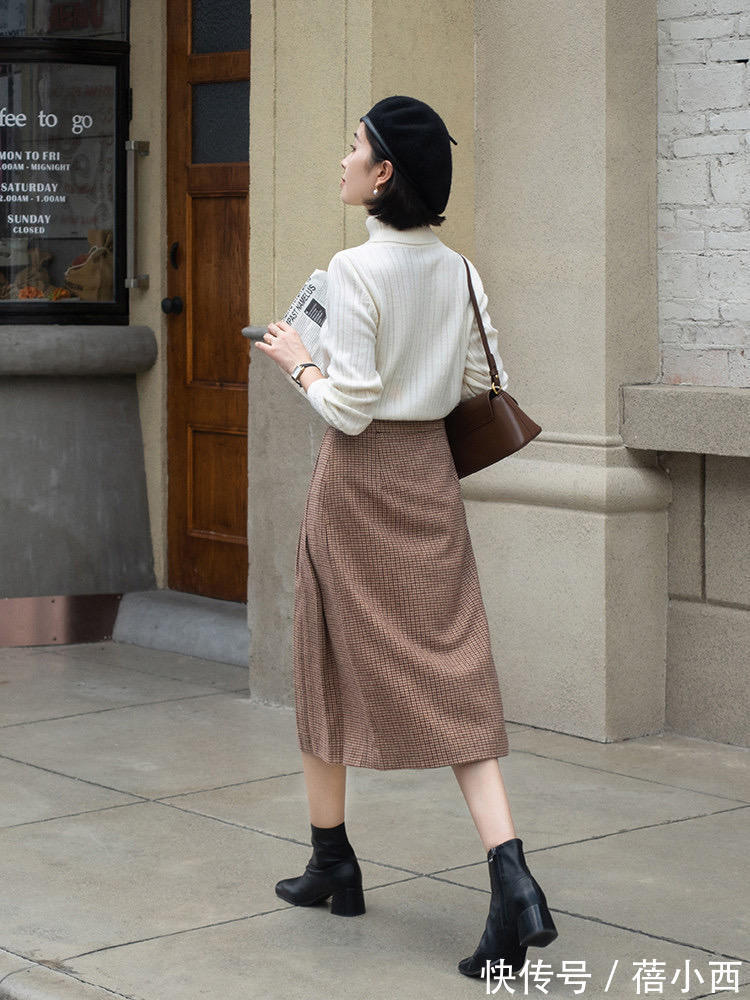 高领衫 冬天毛衣穿搭要做减法,搭配半身裙+外套就OK,超适合普通人照搬