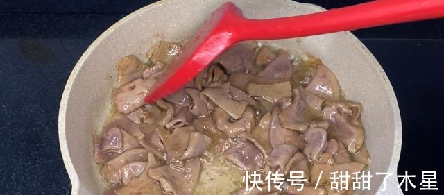 猪肝这样烧,不会有一丁点腥味,而且很嫩滑可口!