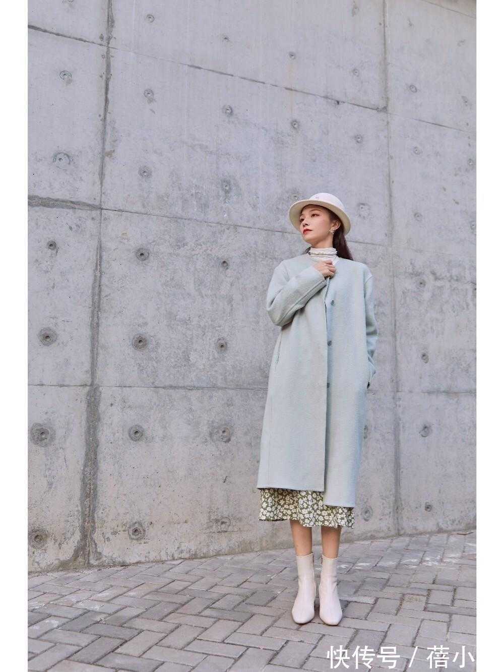 搭配|秋冬大衣建议少穿黑白灰,试试这2种“高级色”,时髦又显气质