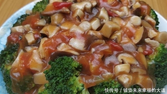 买颗西蓝花回家做道美食,做法简单,鲜香美味,清脆爽口又解腻