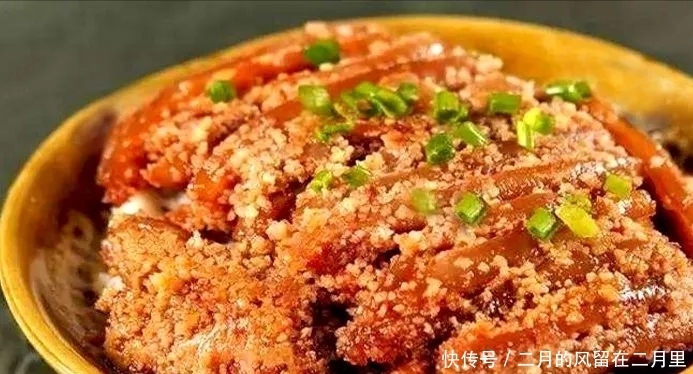 糖醋排骨,宫保肉丁,咸烧白,夹沙肉,家常鱼,粉蒸肉,乡村丸