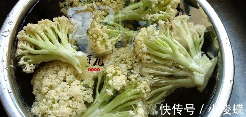 花菜|干煸花菜烧腊肉，做法简单，香辣可口，比饭店的好吃，下饭又下酒