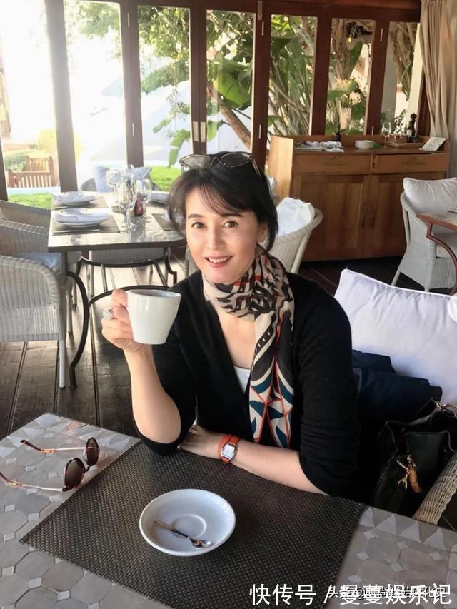 配饰 介绍日本女人的3个穿衣习惯,美得温柔自然!年纪大也能优雅迷人