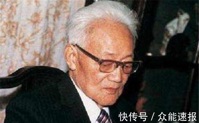 曹禺！巴金与妻子恋爱8年，将其骨灰放在枕边30年，晚年感叹长寿是折磨