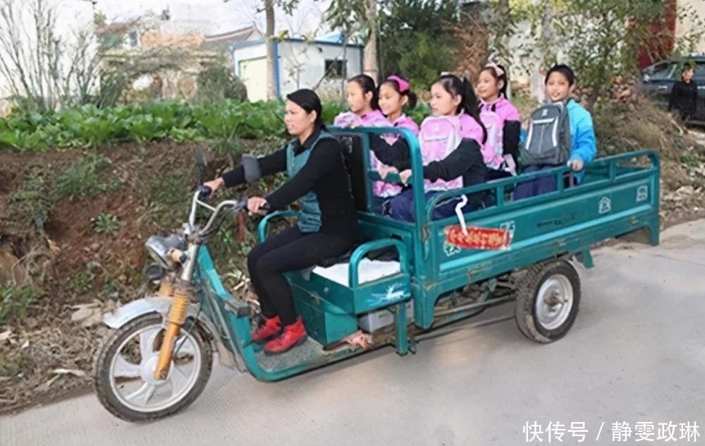 5胞胎宝宝姓“李”,给娃上户口时,户籍人员惊呼:是亲生的吗?