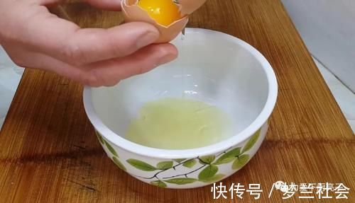 家常自制桃酥做法，烤盘里一放，个个香酥又掉渣，出锅孩子都爱吃