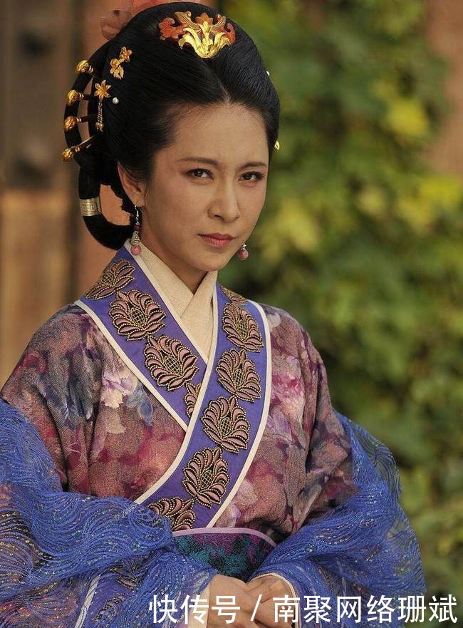 卢俊义先后三次被忽悠,每次都有人提醒他,就是不听