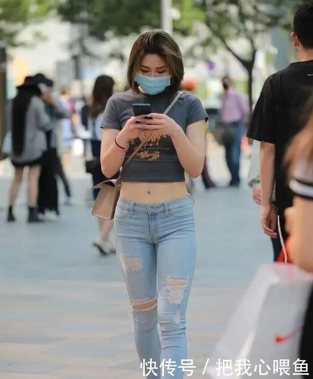绿蓝色|简单装扮的瑜伽裤显得干净挺阔，气质十分出众，端庄大气