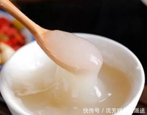 骨质疏松|女人一过40岁，多吃些碱性食物，补充雌激素，延缓更年期！