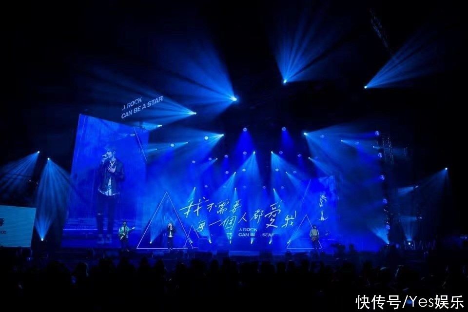 八三夭压轴第16届《KKBOX风云榜》颁奖典礼，与最强现代舞Dancers跨界演出