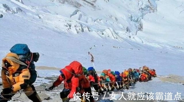 登山靴|攀登珠峰遇难的绿靴子，为何几十年没人为他收尸？原因很简单