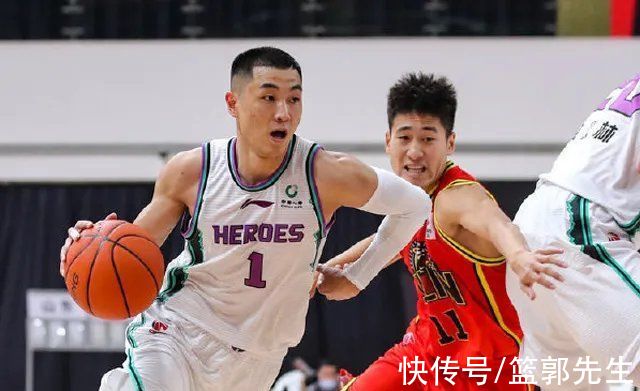 命中率|四场19记三分！球迷：小丁三年前若有这三分能力，早进NBA了