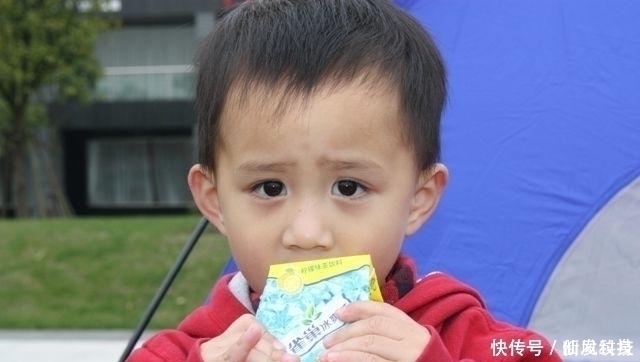 男童|5岁男童积食不长个,医生忠告:孩子宁愿饿着,也不要碰3种食物