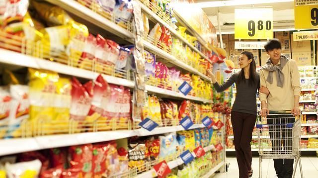 击败|真正的中国零食一哥击败康师傅,它的利润是三只松鼠10倍