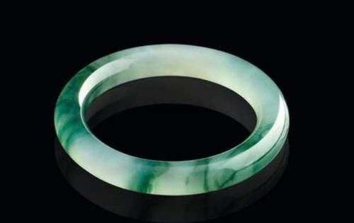 摩擦|如何留住翡翠的美？注意这几个地方，你会发现它越来越好看